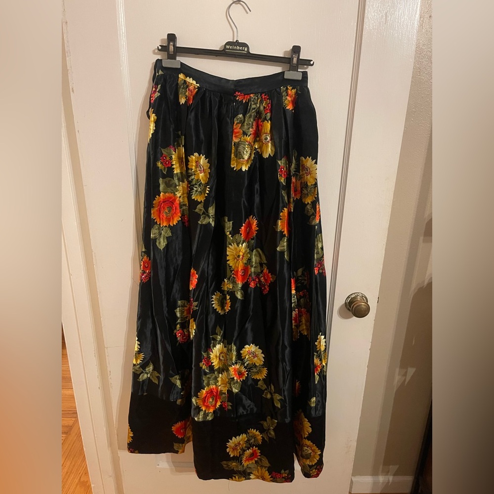 Victor Costa Black Maxi Skirt with Floral Sunflower Design